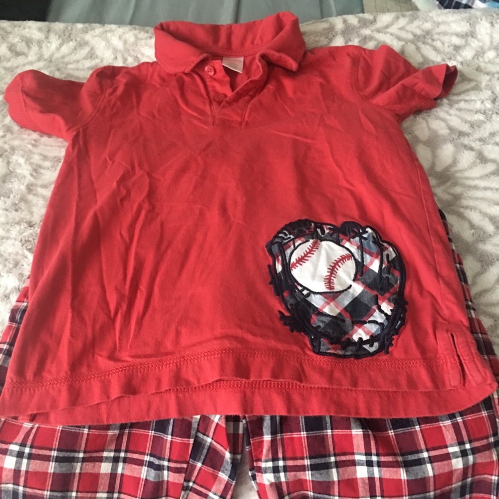 Gymboree Boy Bundle-Shorts And 2 shirts